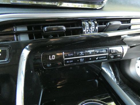 Used 2024 Toyota Mirai w/ Advanced Technology Package image 52