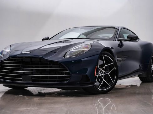 Used 2025 Aston Martin Vanquish image 1