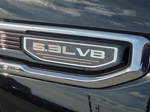 New 2026 GMC Sierra 1500 SLE w/ Preferred Package image 8