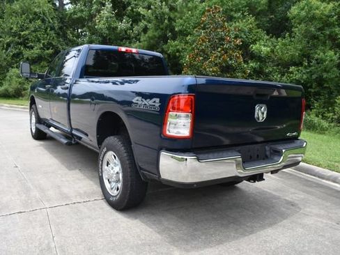 Used 2022 RAM 2500 Tradesman w/ Chrome Appearance Group AWD/4WD image 4