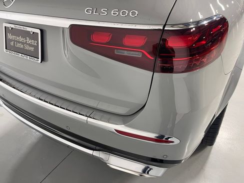 Certified 2024 Mercedes-Benz Maybach GLS 600 4MATIC image 14