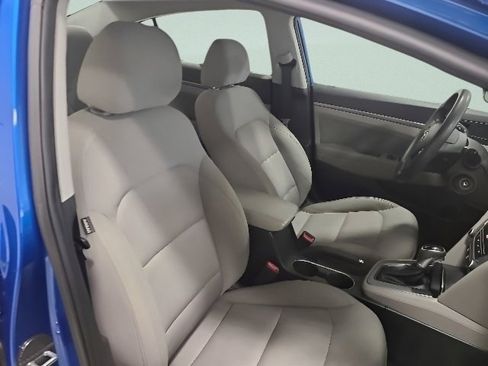 Used 2018 Hyundai Elantra SEL FWD image 11