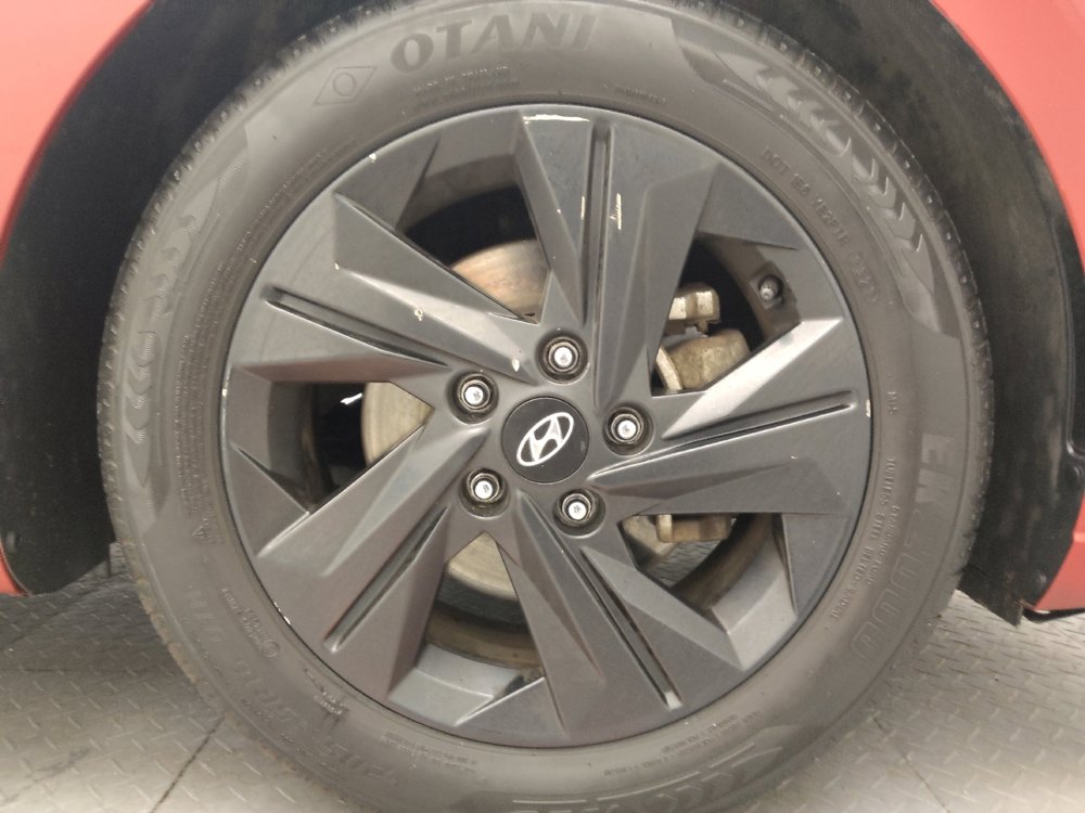 Used 2023 Hyundai Elantra SEL w/ Cargo Package FWD image 31