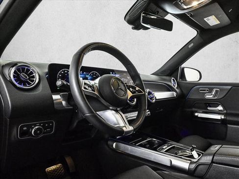 Certified 2025 Mercedes-Benz GLB 250 4MATIC image 10