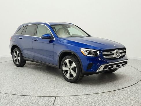 Used 2022 Mercedes-Benz GLC 300 image 3