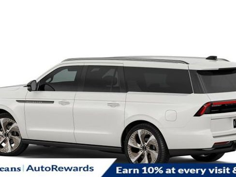 New 2026 Lincoln Navigator L Black Label AWD/4WD image 2