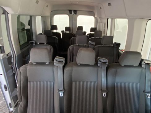 Used 2018 Ford Transit 350 XLT image 12