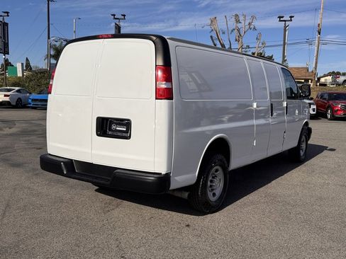 Used 2021 Chevrolet Express 2500 Work Van w/ Driver Convenience Package image 12
