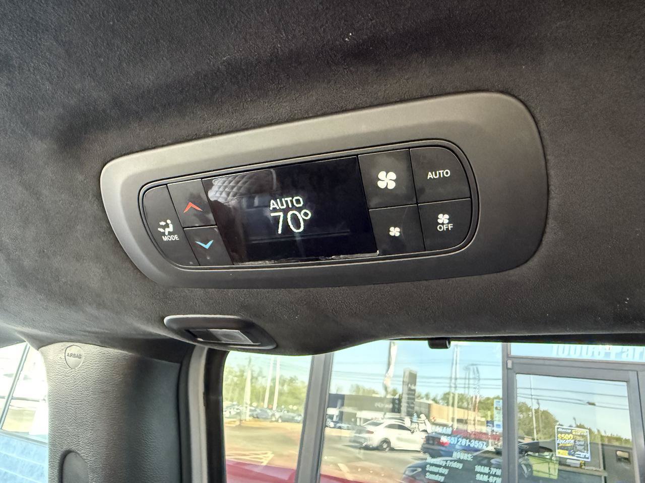 Used 2024 Chrysler Pacifica Pinnacle FWD image 44
