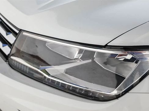 Used 2019 Volkswagen Tiguan SE image 7