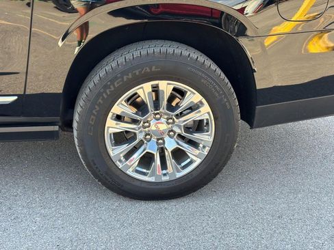 Used 2025 GMC Yukon XL Denali w/ Sun & Power Step Package AWD/4WD image 12