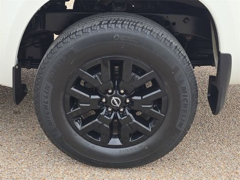 Used 2022 Nissan Frontier SV image 30