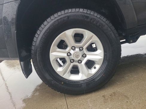 Used 2024 Toyota 4Runner SR5 image 10