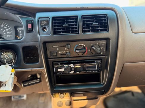 Used 1998 Toyota Tacoma 2WD Xtracab image 21