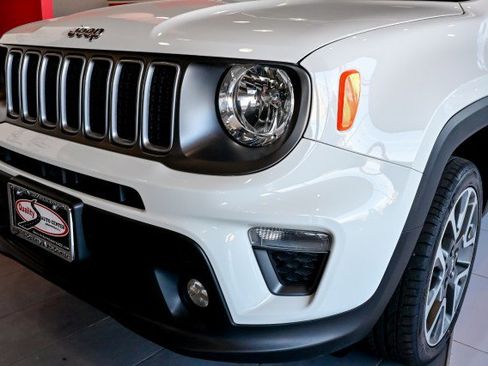 Used 2022 Jeep Renegade Limited w/ Sun, Sound & Wheels Group image 9