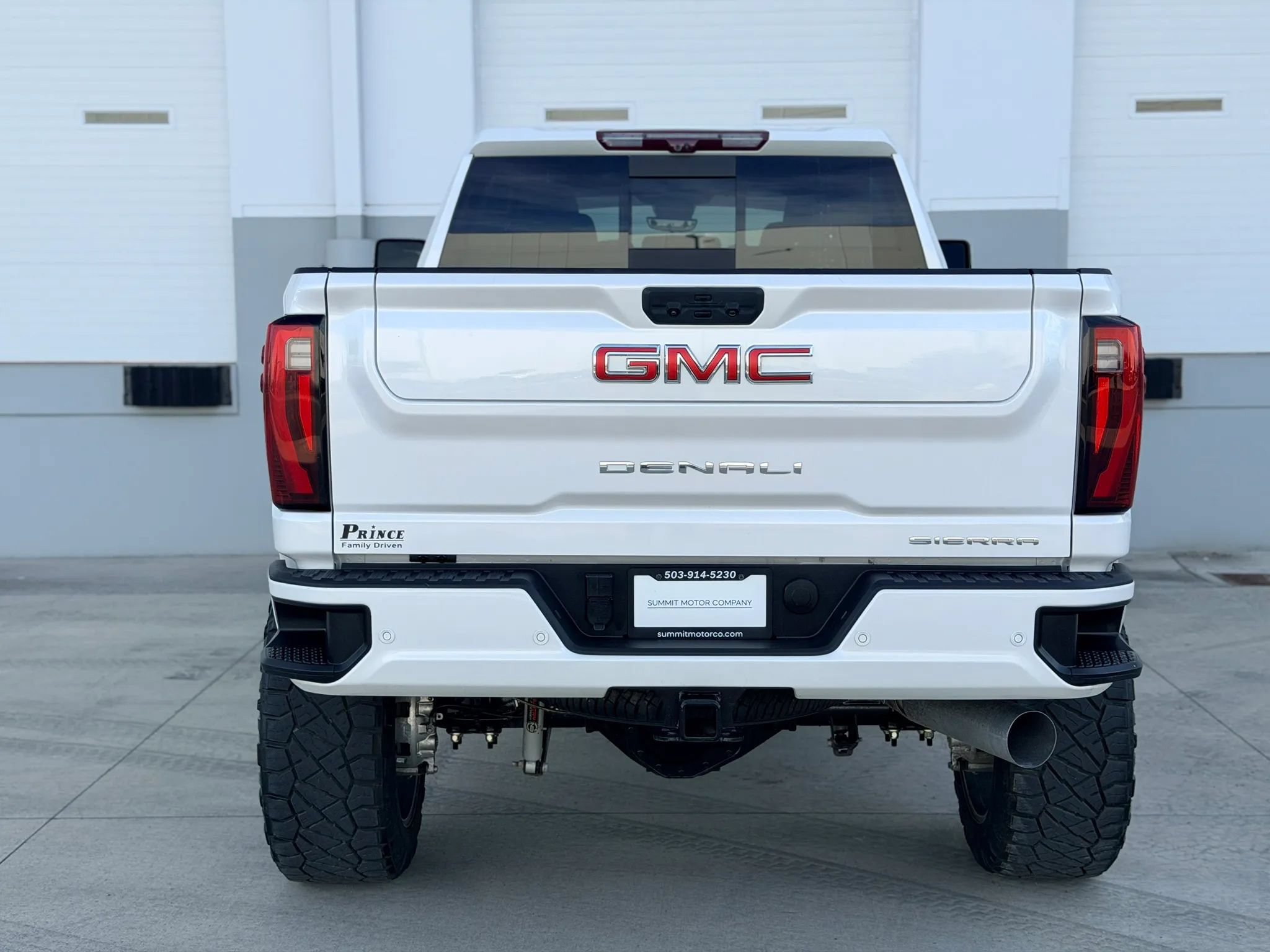 Used 2024 GMC Sierra 2500 Denali w/ Technology Package AWD/4WD image 4