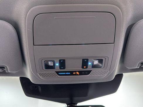 Used 2023 Ford Explorer XLT image 11