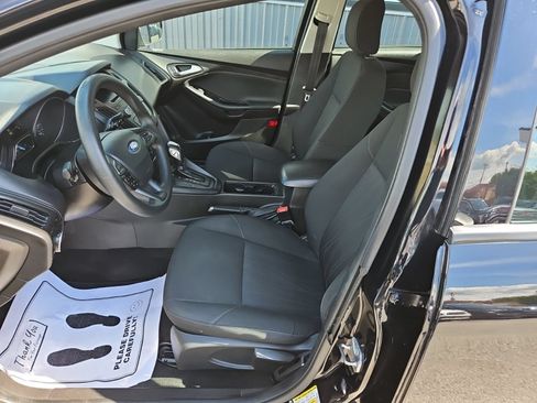 Used 2016 Ford Focus SE FWD image 10