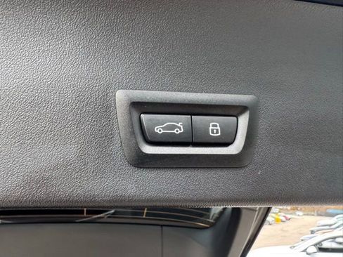 Used 2025 BMW X3 xDrive30i w/ Convenience Package image 12