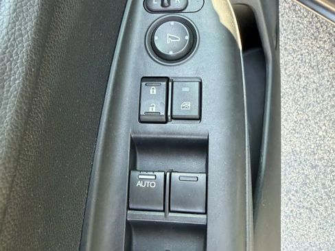 Used 2015 Honda Fit EX image 20