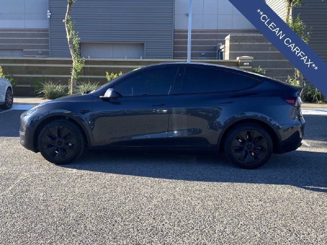 Used 2025 Tesla Model Y Long Range RWD image 3