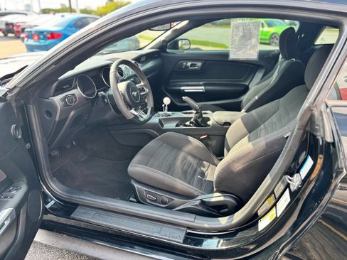 Used 2016 Ford Mustang GT w/ GT Performance Package RWD image 12