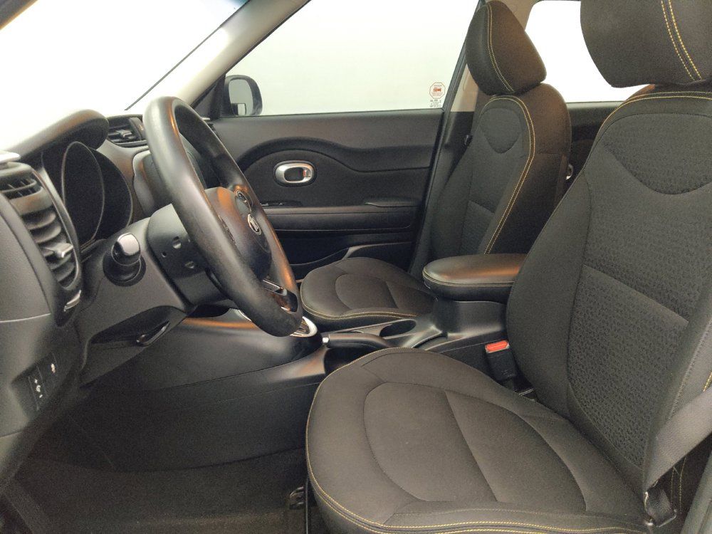 Used 2015 Kia Soul + FWD image 17
