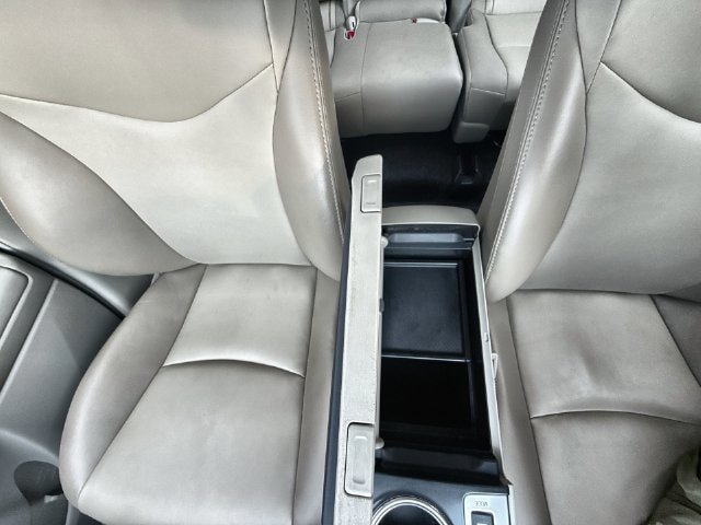 Used 2016 Toyota Prius V Four FWD image 21
