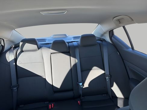 Used 2024 Nissan Altima 2.5 SV image 22