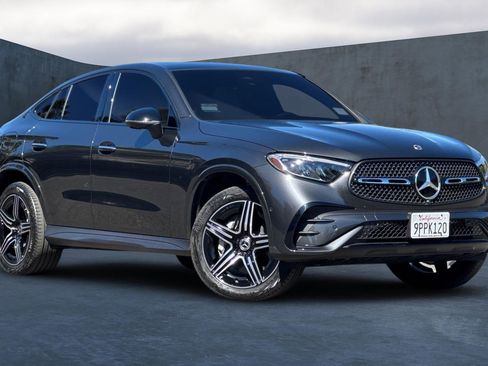 Used 2024 Mercedes-Benz GLC 300 4MATIC image 2