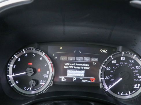 Used 2024 Toyota Highlander XLE FWD image 16