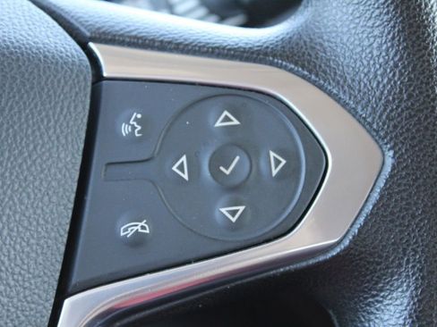 Used 2020 Chevrolet Traverse LS image 31