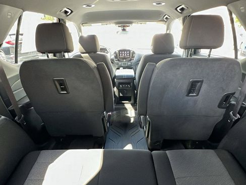Used 2023 Chevrolet Traverse LT w/ LPO, Floor Liner Package AWD/4WD image 18
