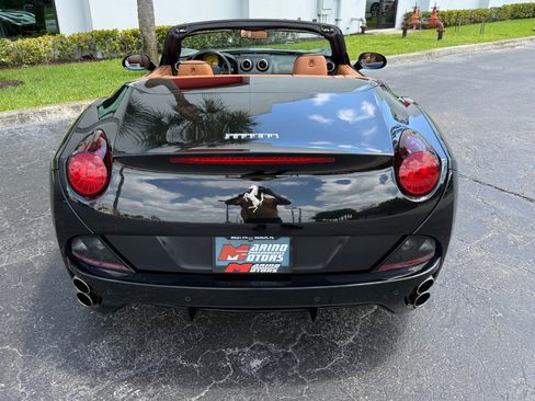 Used 2012 Ferrari California image 16