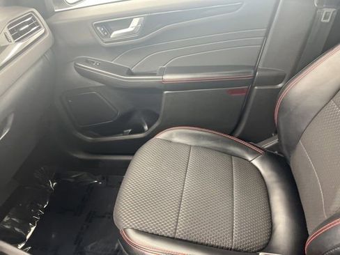Used 2023 Ford Escape ST-Line w/ Tech Pack #1 AWD/4WD image 15