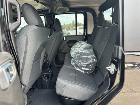 New 2025 Jeep Gladiator Sport image 26