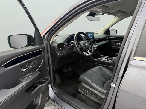 Used 2025 Honda Pilot EX-L image 10