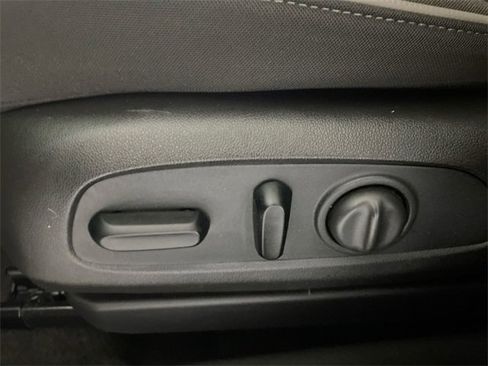 Used 2023 Chevrolet TrailBlazer LT w/ Convenience Package image 25