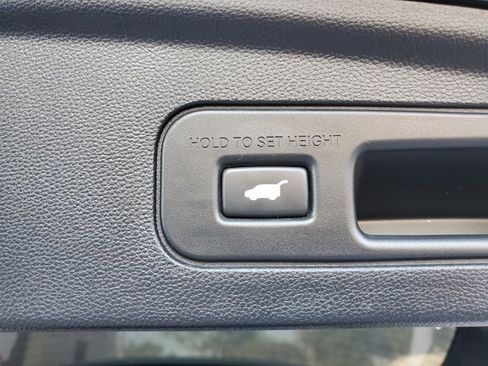 Used 2023 Acura MDX SH-AWD w/ Advance Package image 9