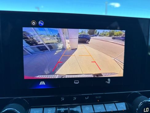 Used 2025 Chevrolet Colorado Trail Boss AWD/4WD image 20