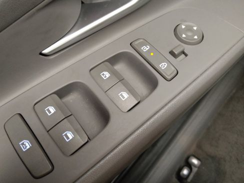 Used 2025 Hyundai Elantra SEL FWD image 27