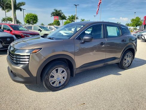 Used 2025 Nissan Kicks S FWD image 5