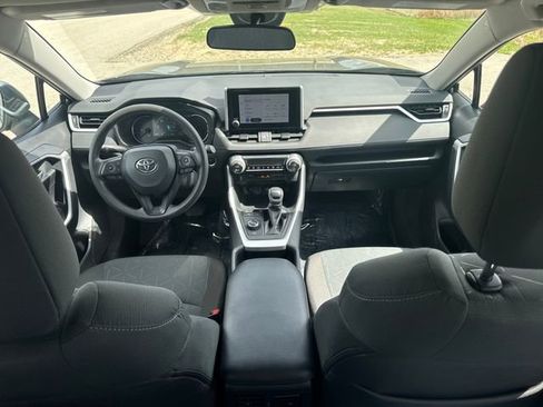 Used 2025 Toyota RAV4 XLE image 39