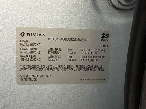 Used 2025 Rivian R1T Adventure image 40