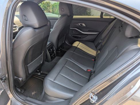 Used 2021 BMW 330i Sedan w/ Convenience Package RWD image 23