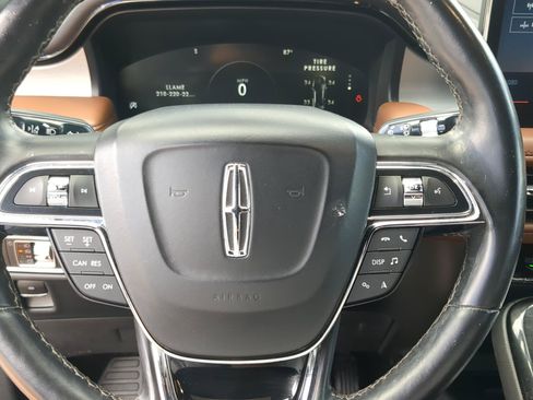 Used 2023 Lincoln Nautilus Reserve w/ Luxury Package FWD image 12