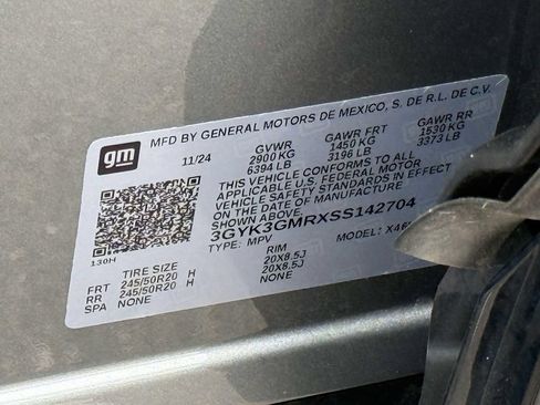 Used 2025 Cadillac Optiq Sport 2 w/ LPO, Floor Liner Package AWD/4WD image 32
