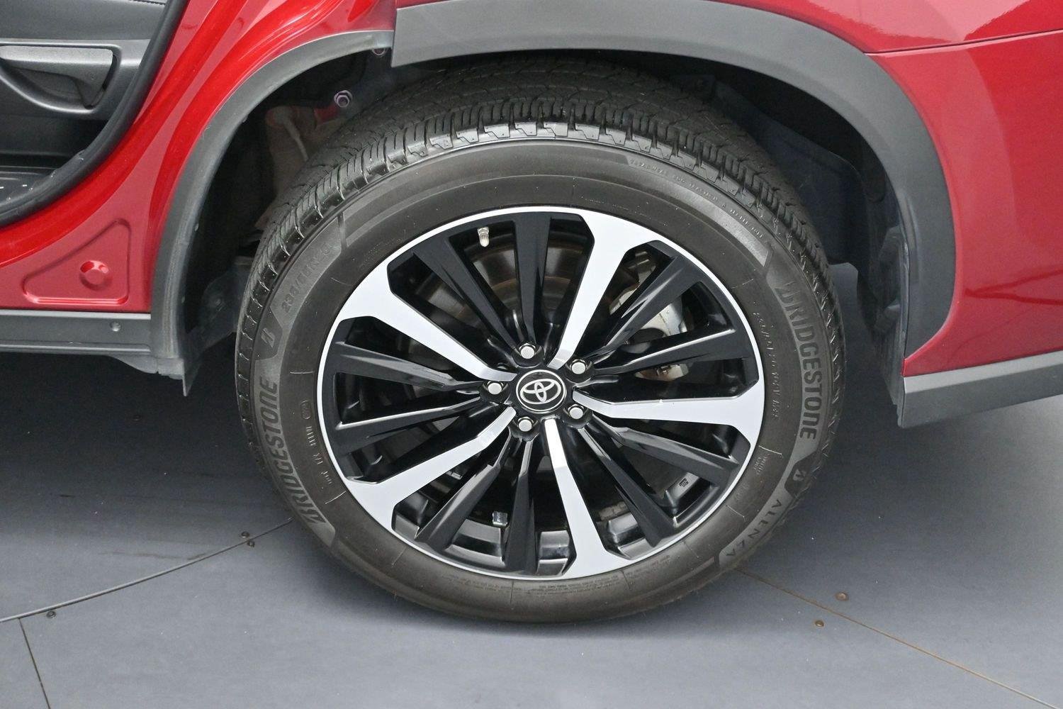 Used 2022 Toyota Highlander XSE AWD/4WD image 35