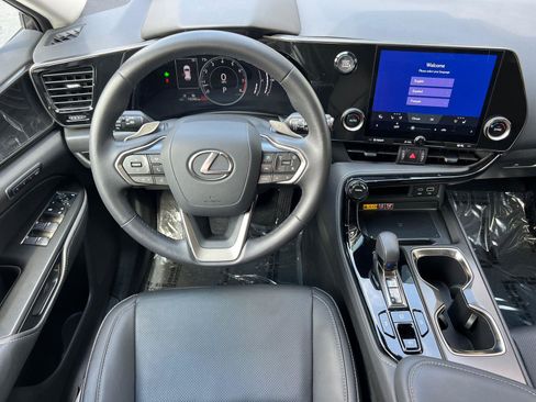 Used 2025 Lexus NX 250 FWD w/ Towing Package (2000 Lbs) image 24