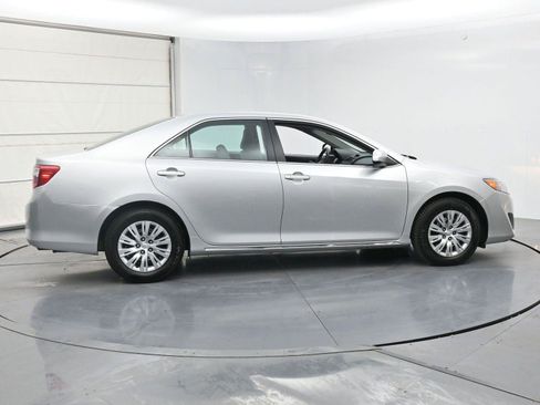 Used 2014 Toyota Camry LE FWD image 24
